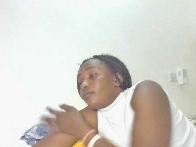 enchantra, live now on BongaCams