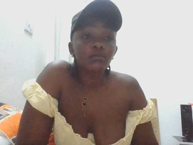 enchantra live cam on BongaCams