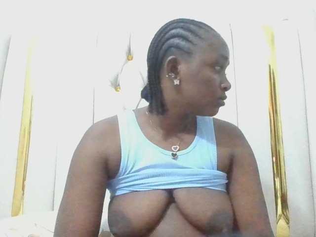 enchantra live cam on BongaCams