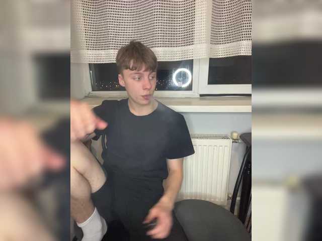 Chat with 6Kissme9 live cam