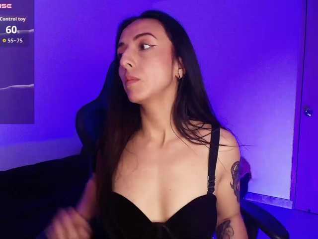 NicolWhitee live cam on BongaCams