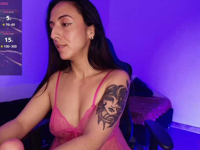 NicolWhitee live cam on BongaCams