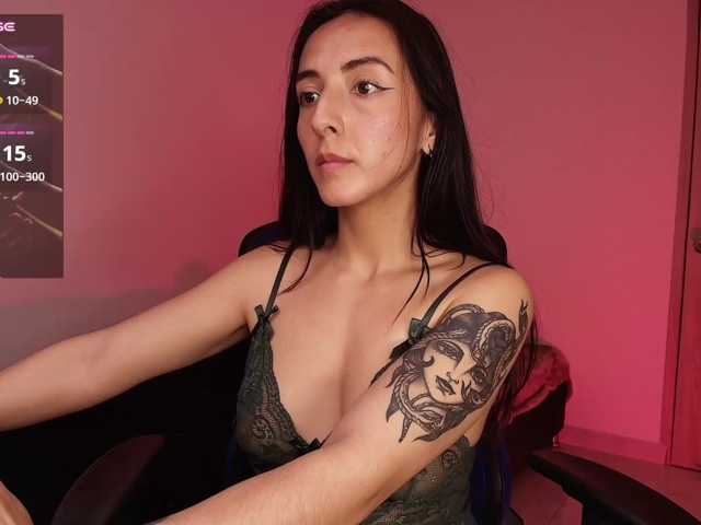 NicolWhitee live cam on BongaCams