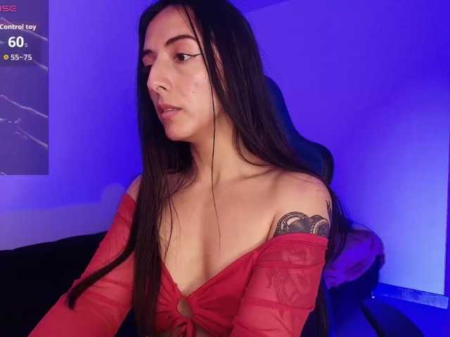 NicolWhitee live cam on BongaCams