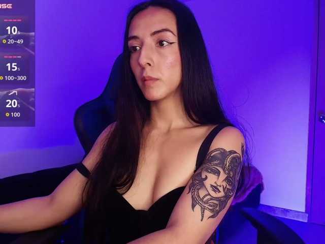 NicolWhitee live cam on BongaCams