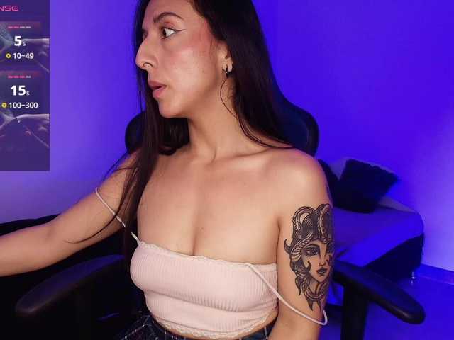 NicolWhitee live cam on BongaCams