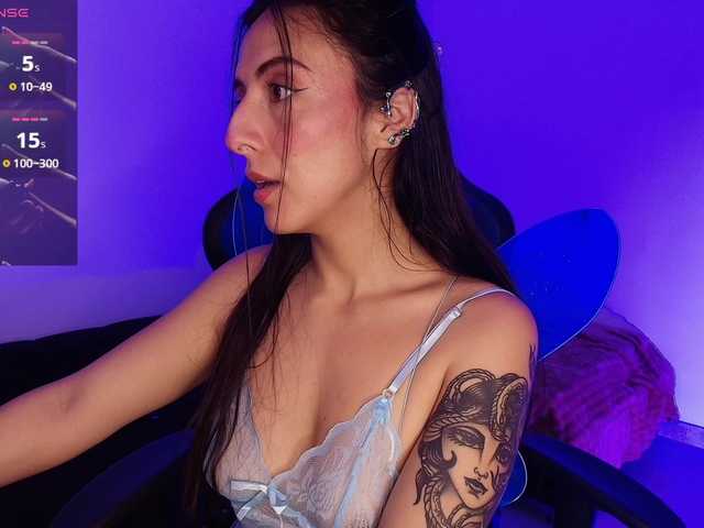 NicolWhitee live cam on BongaCams