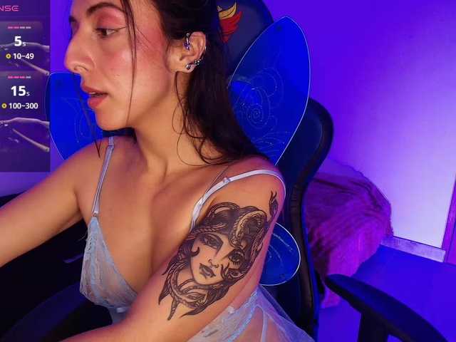 NicolWhitee live cam on BongaCams