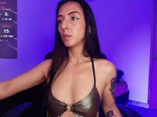 NicolWhitee live cam on BongaCams