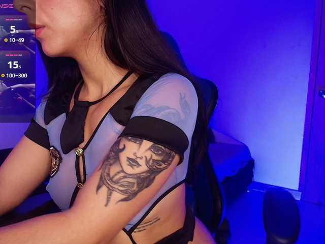 NicolWhitee live cam on BongaCams