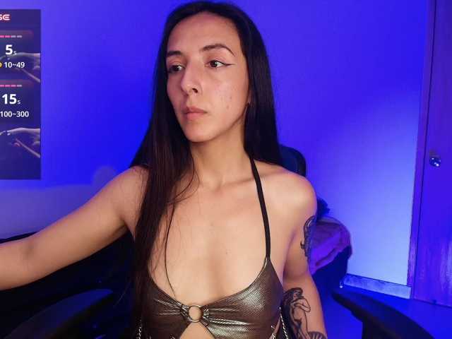 NicolWhitee live cam on BongaCams