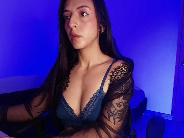 NicolWhitee live cam on BongaCams
