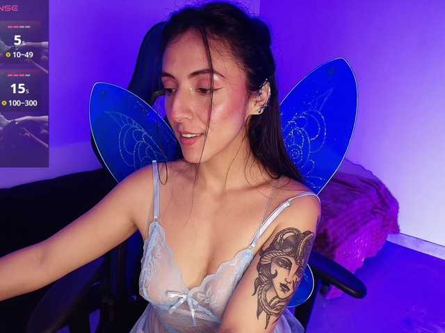 NicolWhitee live cam on BongaCams