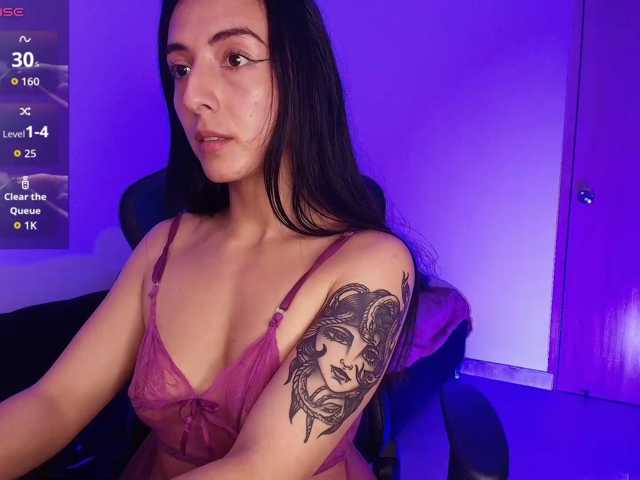 NicolWhitee webcam