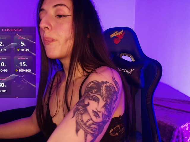 NicolWhitee