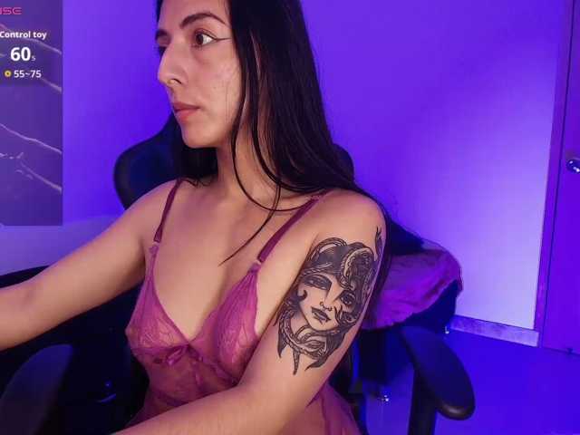 NicolWhitee live cam on BongaCams