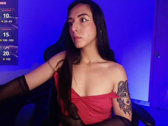 NicolWhitee live cam on BongaCams