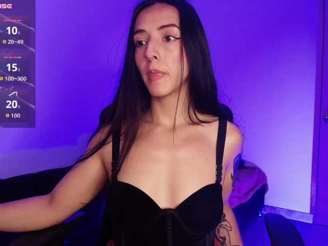NicolWhitee live cam on BongaCams