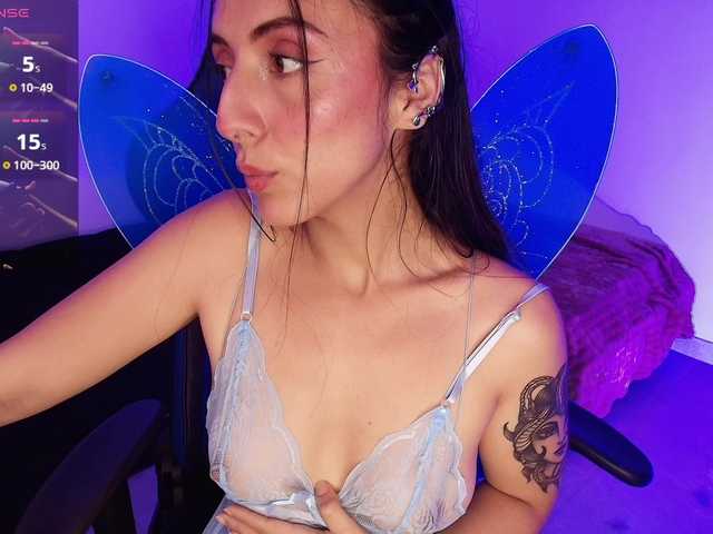 NicolWhitee live cam on BongaCams