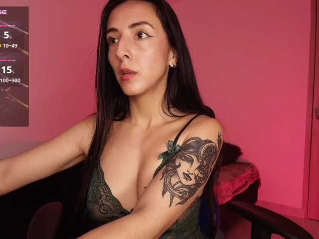 NicolWhitee live cam on BongaCams