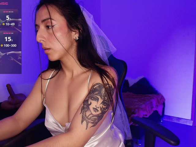 NicolWhitee live cam on BongaCams