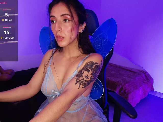 NicolWhitee live cam on BongaCams