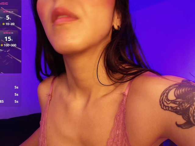 NicolWhitee live cam on BongaCams