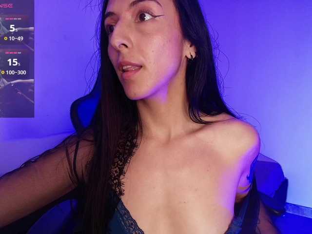 NicolWhitee live cam preview