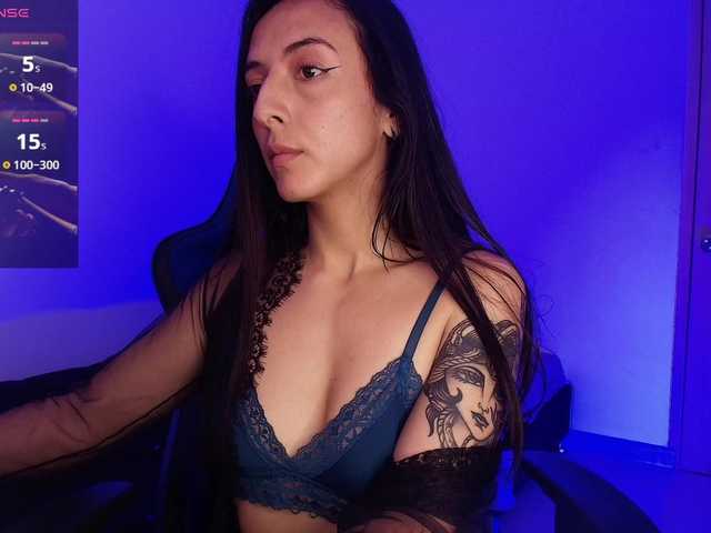 NicolWhitee live cam on BongaCams