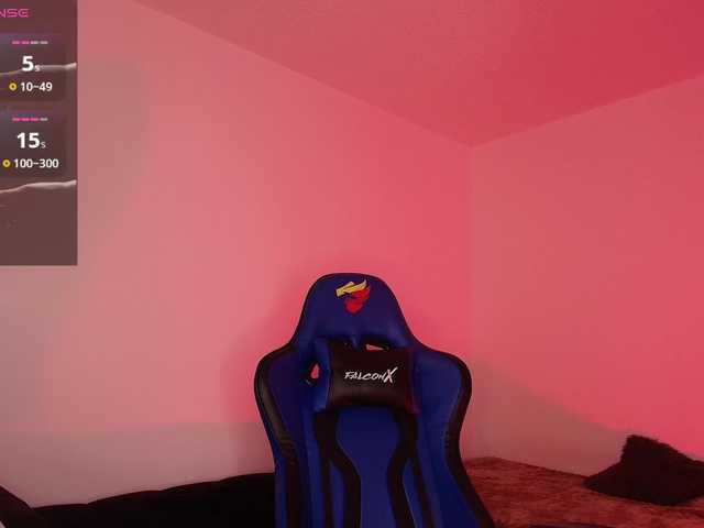NicolWhitee live cam on BongaCams