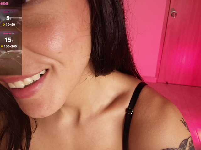 NicolWhitee live cam on BongaCams