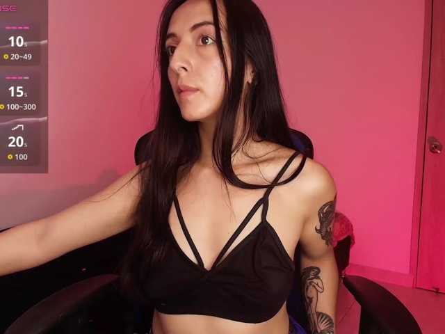NicolWhitee live cam on BongaCams