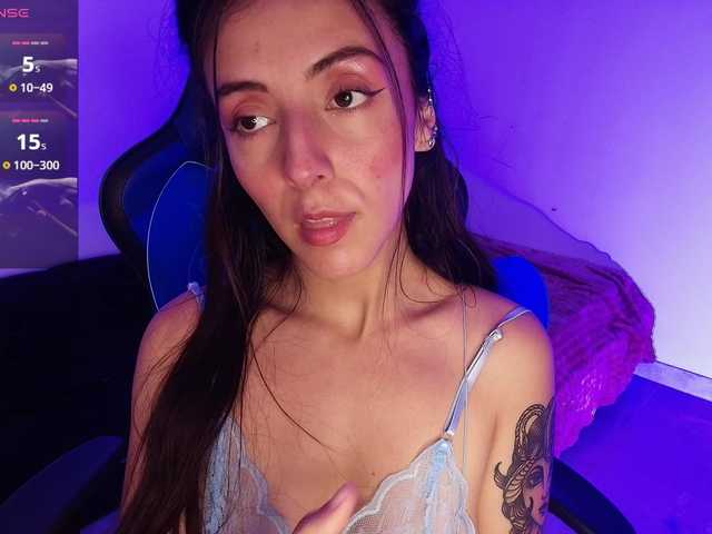 NicolWhitee live cam on BongaCams