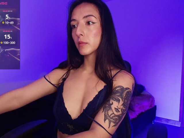 NicolWhitee live cam on BongaCams