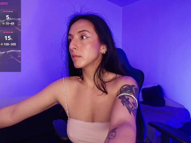 NicolWhitee live cam on BongaCams