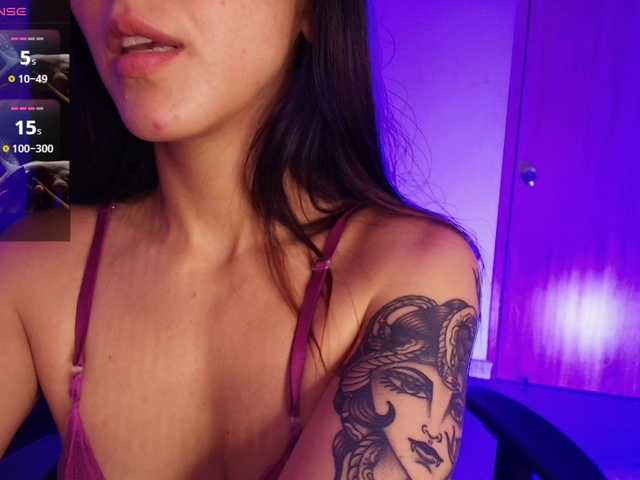 NicolWhitee live webcam show