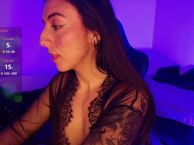 NicolWhitee webcam