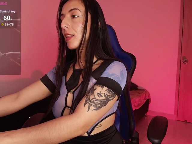 NicolWhitee live cam preview