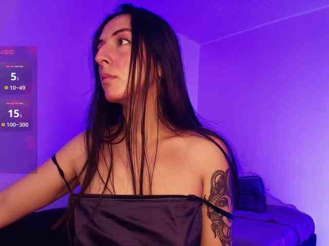 NicolWhitee webcam