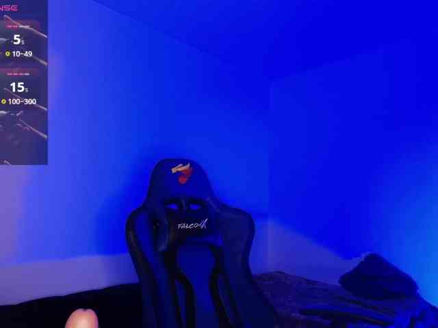 NicolWhitee webcam