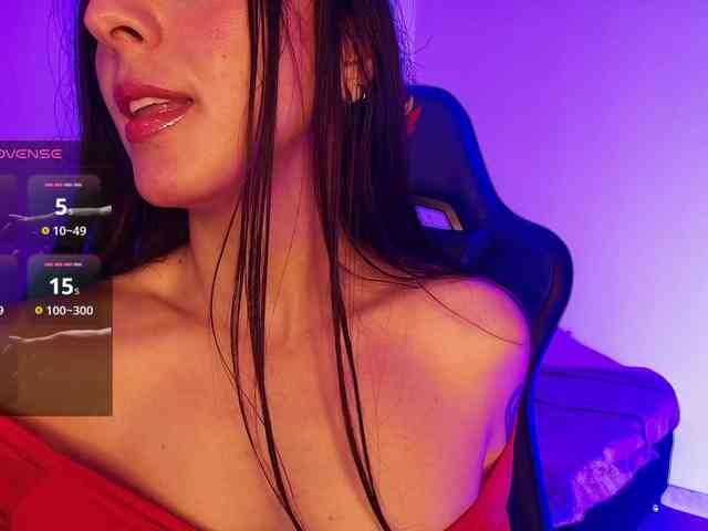 NicolWhitee webcam