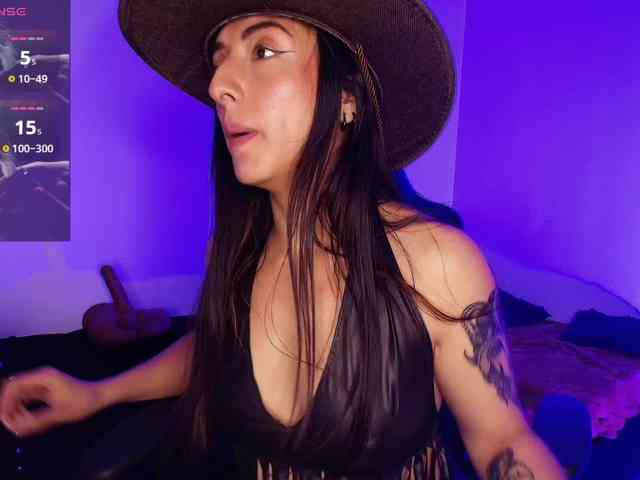 NicolWhitee webcam