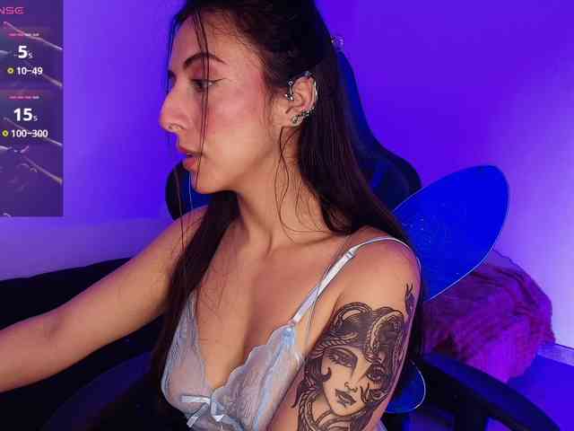 NicolWhitee webcam