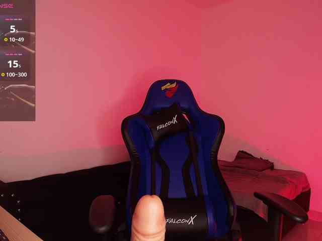NicolWhitee webcam