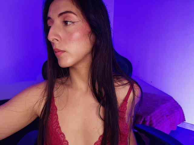 NicolWhitee webcam