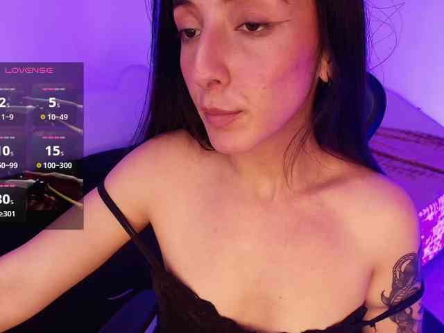 NicolWhitee webcam