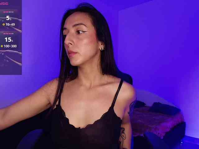 NicolWhitee webcam