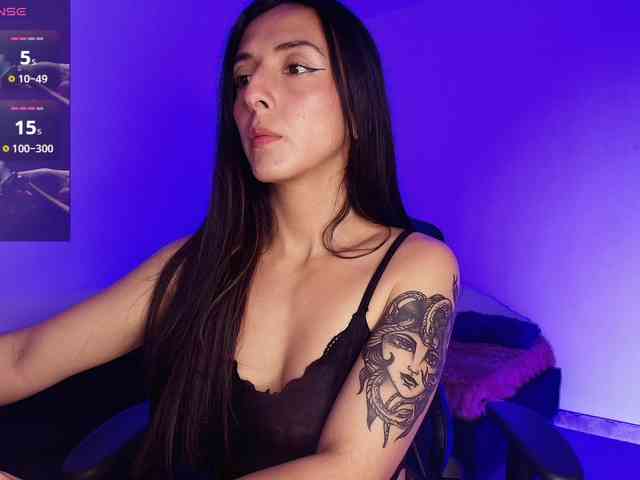 NicolWhitee webcam