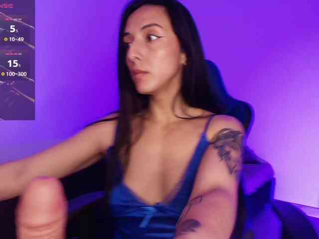 NicolWhitee webcam