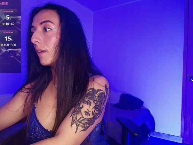 NicolWhitee webcam